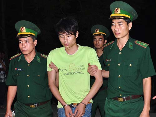 Công an “đóng thế” Luyện đột nhập tiệm vàng Ngọc Bích